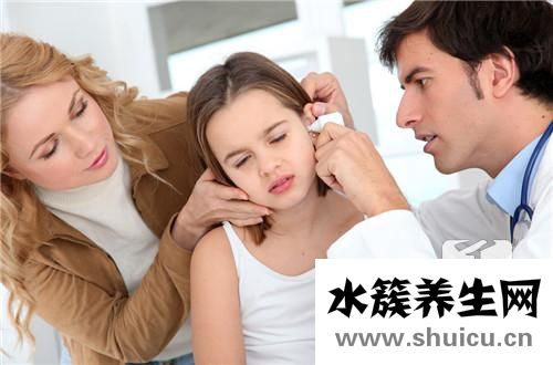 耳朵里面癢是怎么回事