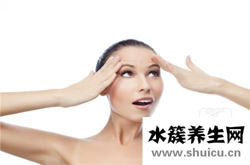 額頭上長小疙瘩