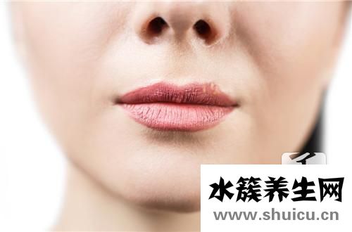 嘴唇發(fā)紫什么原因