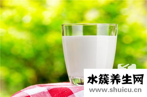 能不能空腹喝牛奶