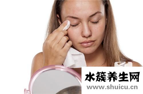 眼睛腫是怎么回事