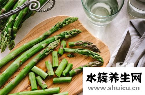 如何通過(guò)食療美白肌膚