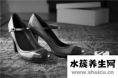 鞋子發霉了怎么洗掉