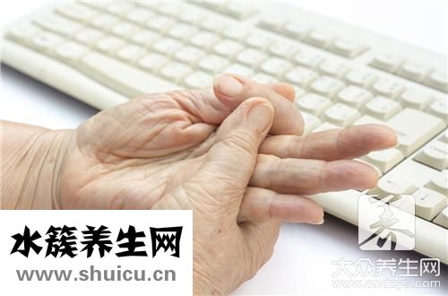 睡覺手麻是什么原因引起