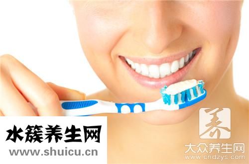 嘴上起泡抹牙膏管用嗎