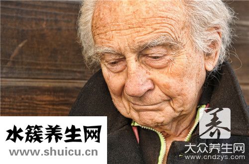 口腔潰瘍白色是什么