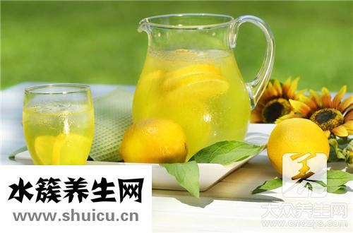 檸檬泡水喝有好處