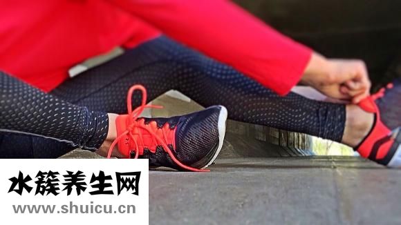 膝蓋疼怎么回事