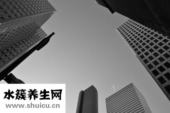 口干舌燥是怎么回事