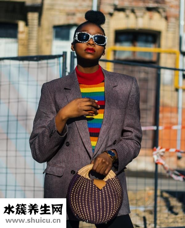 女人右臉長痣圖解