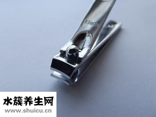 指甲劈了怎么處理