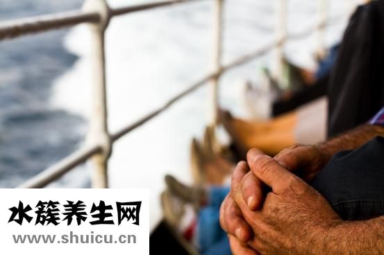 手抽搐是怎么回事