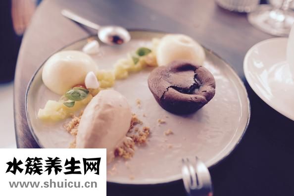 嗓子疼不能吃啥