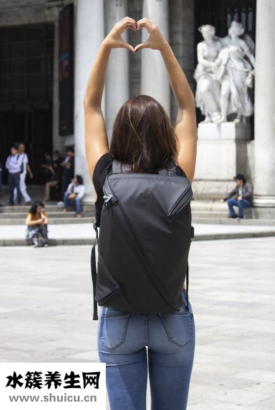 右后背疼是怎么回事