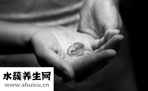 為什么手指尖發麻