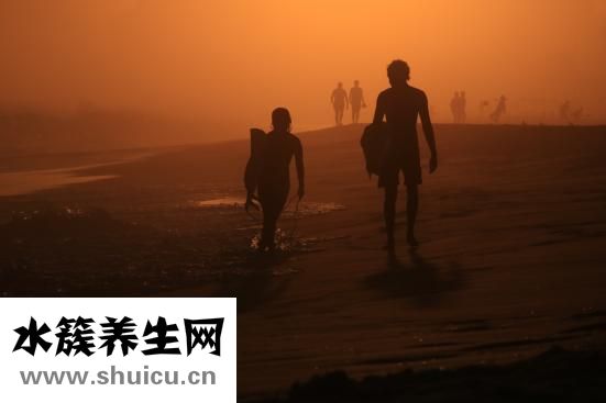 嘴角長(zhǎng)皰疹