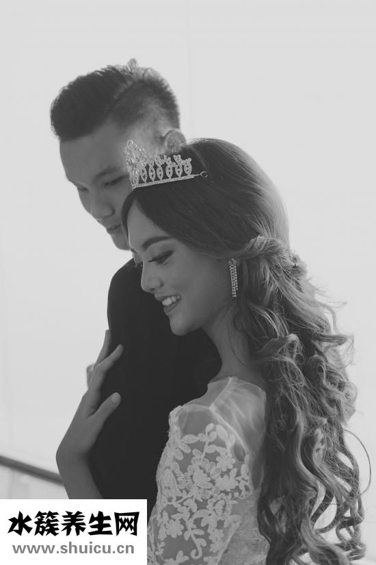 方臉適合什么發型