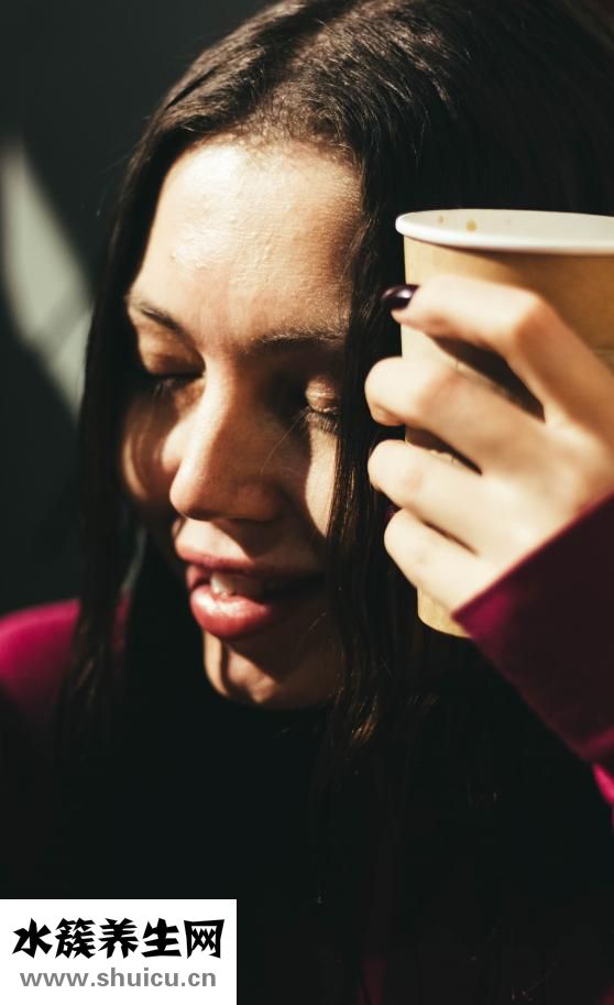 手上脫皮是怎么回事