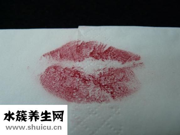 嘴唇發黑是什么原因