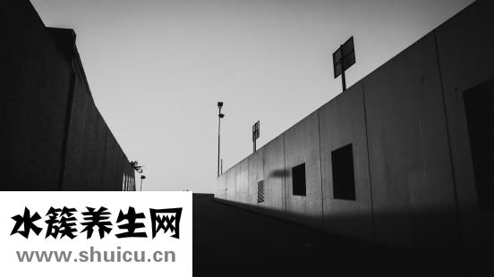 小腹脹是怎么回事