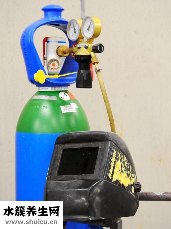 放屁臭是怎么回事