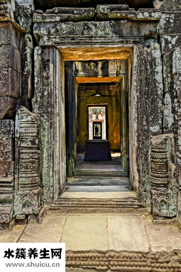 索隆的眼睛怎么了