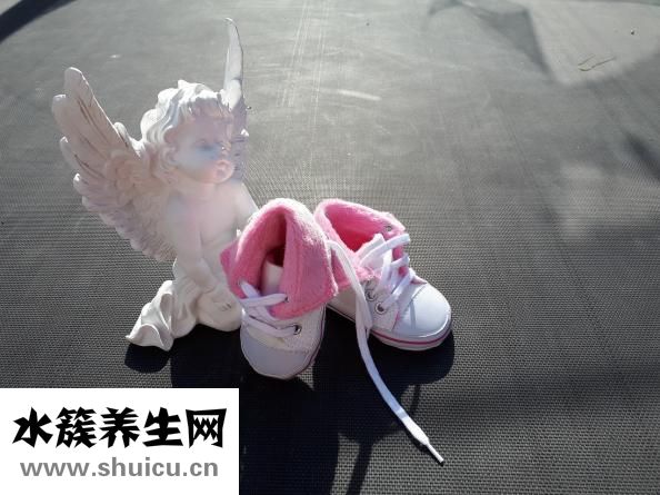 嬰兒打嗝是怎么回事