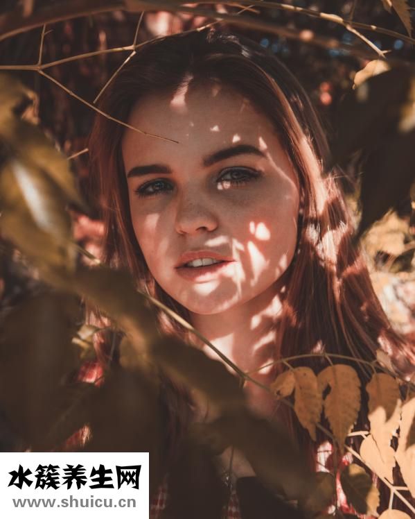 臉上起皮是怎么回事