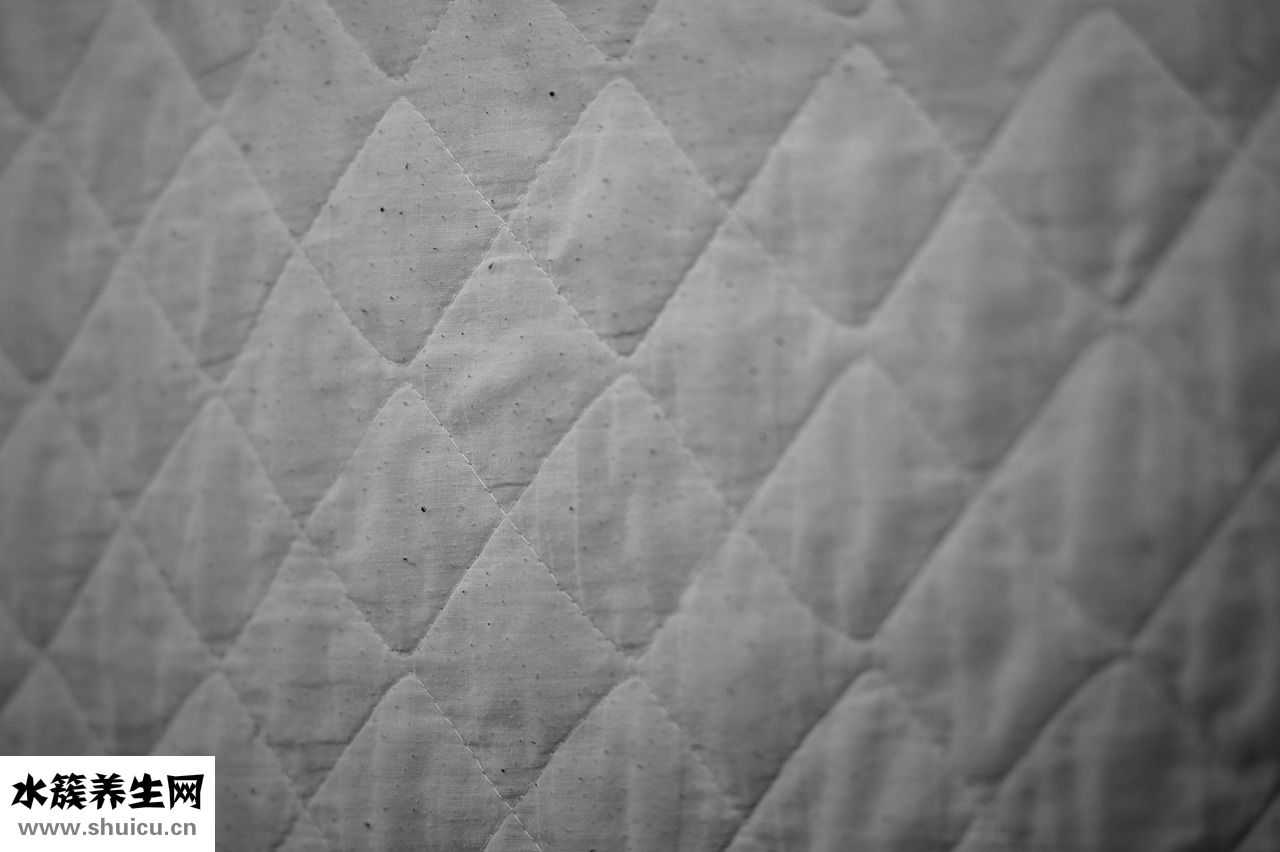 地板刷清漆怎么處理