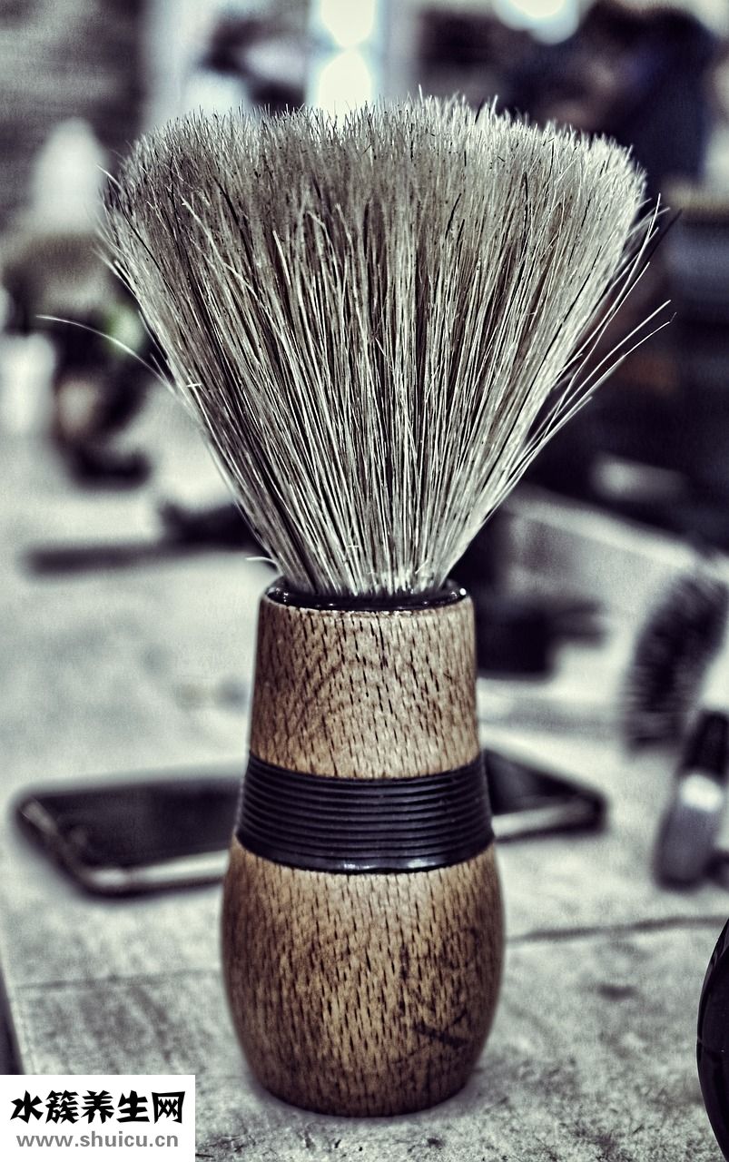 指甲怎么變透明