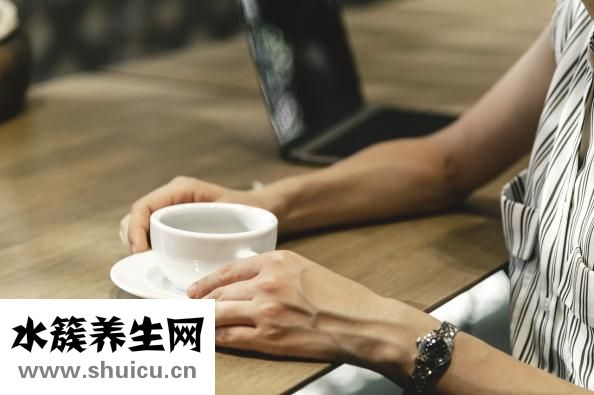 手腳癢怎么回事