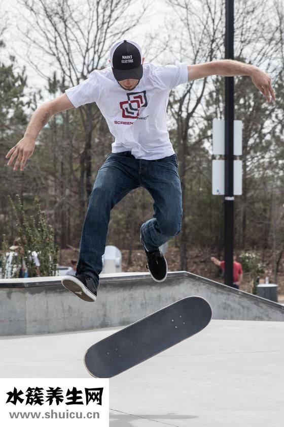 包臀裙往上跑怎么辦