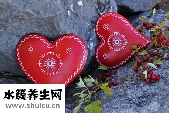 心跳快胸悶怎么辦