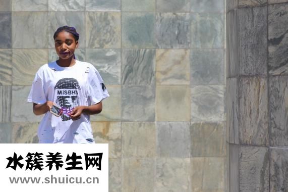 白色棉衣怎么搭配