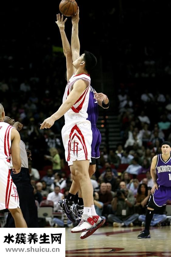 打籃球腳起泡怎么辦