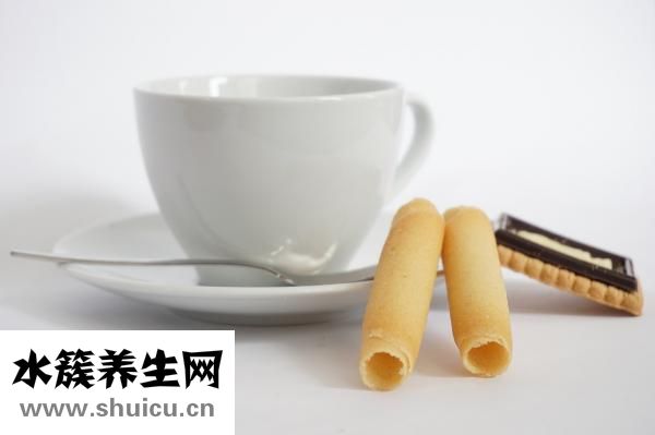 怎么喝啤酒不容易吐