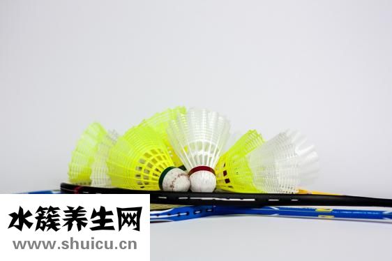 臀部兩側凹陷怎么辦