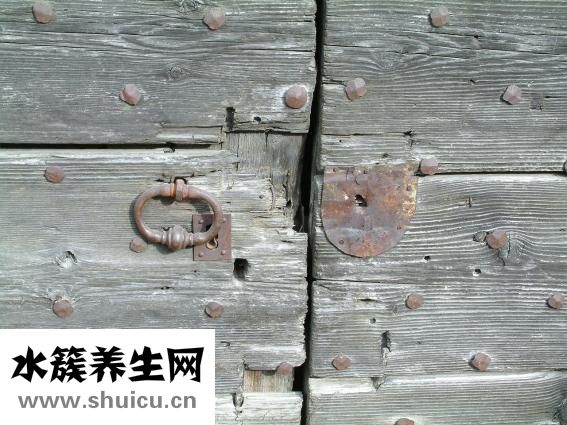 腳底扎了釘子怎么辦