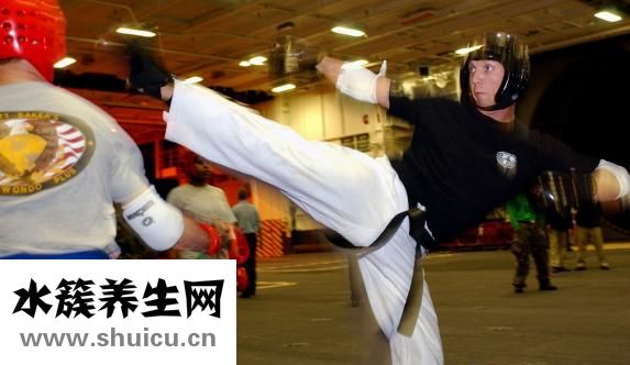 健身房怎么練小腿