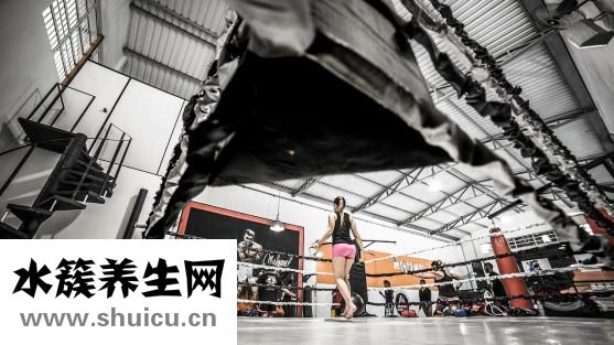 健身房怎么練小腿