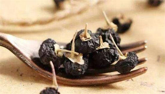 腎不好的人三黑兩臭,腎不好的人三黑兩臭怎樣鍛煉腎