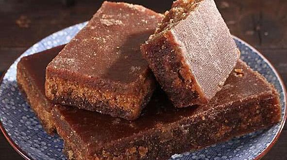 西紅柿拌紅糖的功效與作用禁忌(紅糖的功效與作用禁忌)