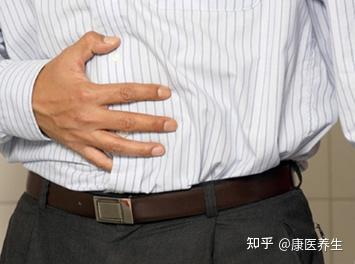 膽囊炎都有什么癥狀表現（膽囊炎有哪些癥狀表現出來）