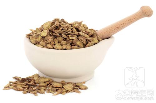 黃芩的作用與功效有哪些(黃芩的作用與功效)