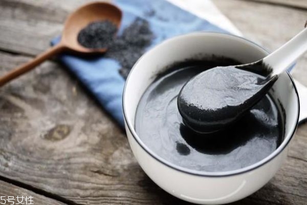 黑芝麻糊的功效與作用及營養價值（黑芝麻糊的功效與作用）