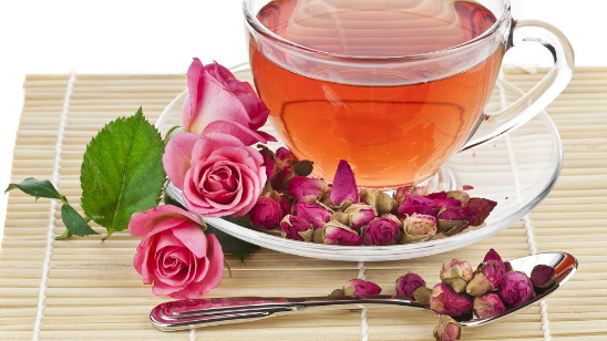 玫瑰花泡茶有什么功效(玫瑰花泡茶有什么功效和副作用)