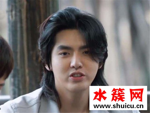 吳亦凡鍋蓋頭發(fā)型圖片 好好營(yíng)業(yè)的丙丙還是很帥的! 吳亦凡鍋蓋頭