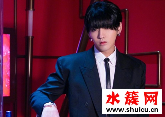 吳亦凡鍋蓋頭發(fā)型圖片 好好營(yíng)業(yè)的丙丙還是很帥的! 吳亦凡鍋蓋頭