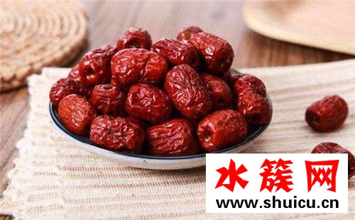 紅棗可以豐胸嗎 紅棗豐胸湯的做法 紅棗可以豐胸嗎