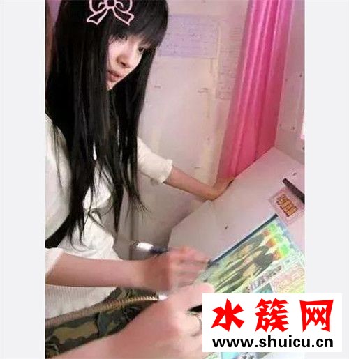 楊冪大頭貼舊照曝光 整容沒整容你們心里沒點數(shù)?